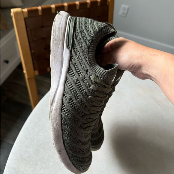 WOMENS APL TECH LOOM TENNIS SHOES SIZE 8 - Picture 3 of 5